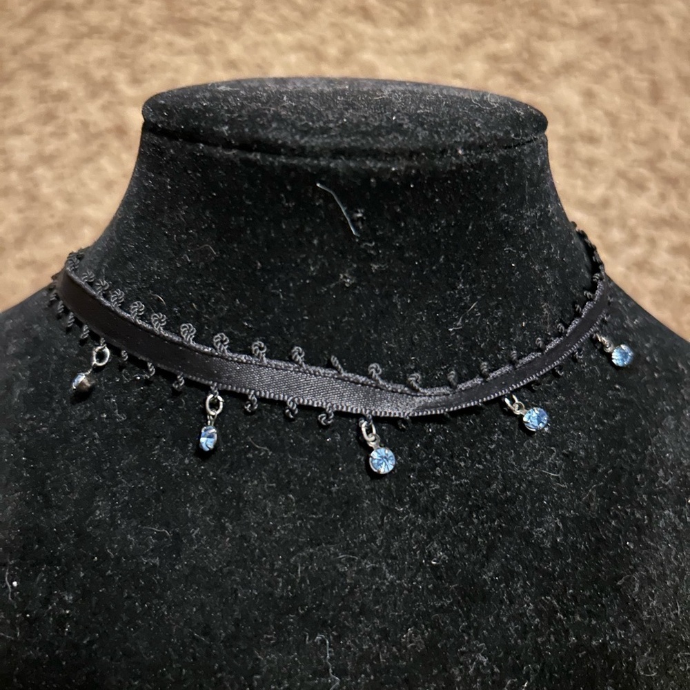 Black choker‎ with tiny blue crystals